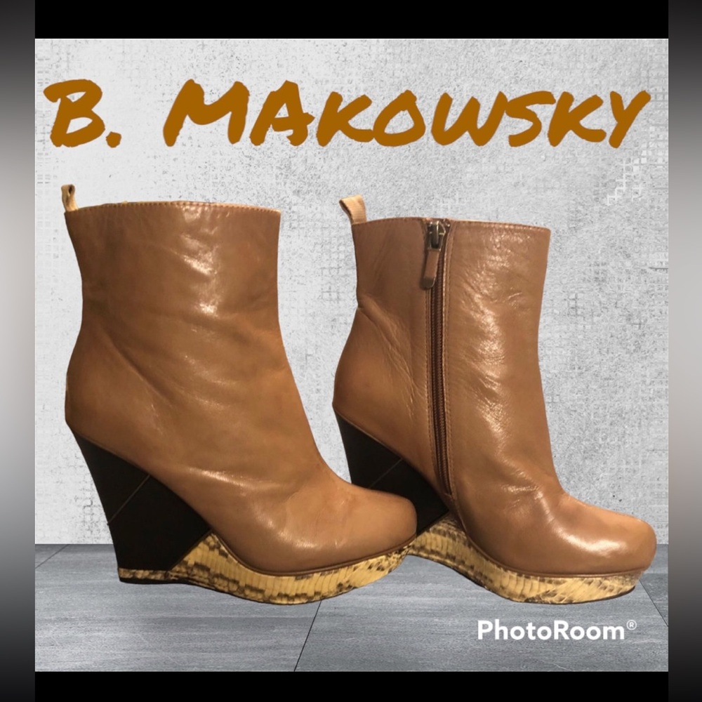 B Makowsky leather and snakeskin platform boots size 7